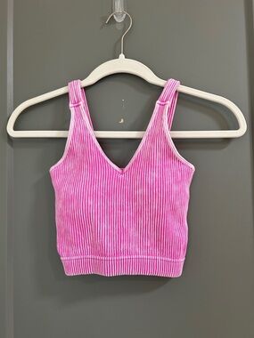 Zenana Outfitters Pink Ribbed V-Neck Crop Tank has padding S/M
